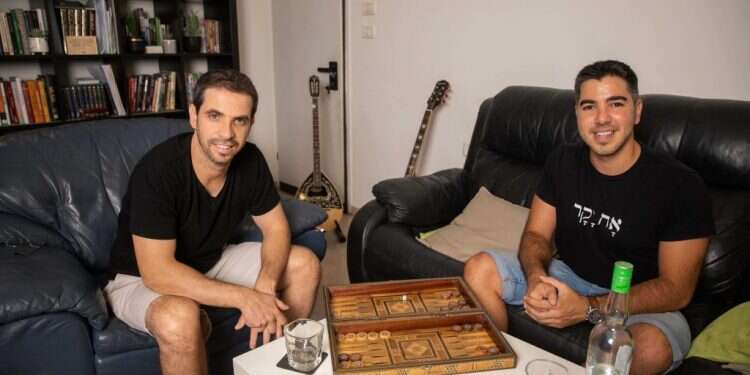 נדב קוקורייב (מימין)  ויוסי גנסבורג. צילום: נעם ריבקין פנטון, פלאש 90