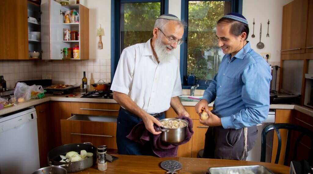 איך מכינים את הקיגל של הרב? מתכונים סודיים מבית המדרש