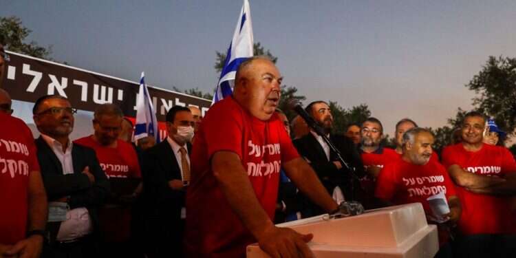 הקול העובד: עולם הפוליטיקה נשאר שלוב בעולם החקלאות, ולהפך