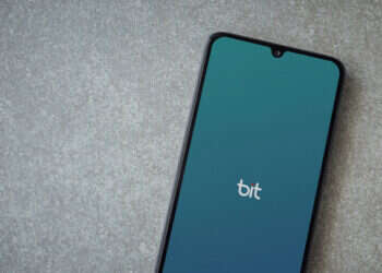 אישום: הונה קשישים באמצעות יישומון "ביט" בעודו עצור בכלא