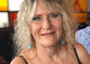 "אחרי מותי, ספדו לי 'כך הייתה אישה, וראו- איננה עוד'": ההצגה המטלטלת על סיפור הרצח האכזרי של אסתי אהרונוביץ' 