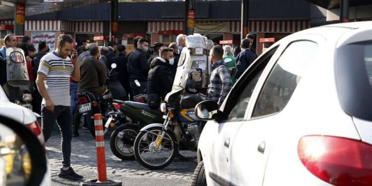 מתקפת הסייבר על תחנות דלק באיראן: מפגן עוצמה אנונימי