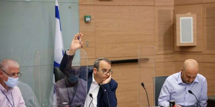 ועדת החוקה, השבוע. צילום: דוברות הכנסת, נועם מושקוביץ החשש: חוק הרגולציה המרוכך יגדיל את כוחם של היועמ"שים