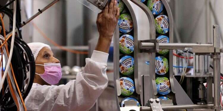 מפעל בן אנד ג'ריס. צילום: AP מה עבר על בן אנד ג'ריס מאז החלטה להחרים את יו"ש?