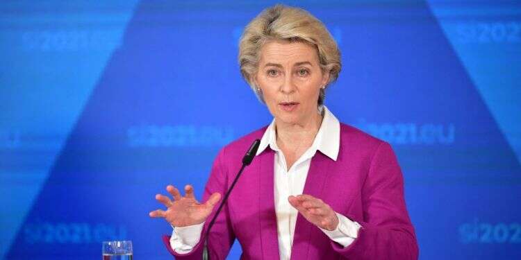 אורסולה פון דר ליין. צילום: AFP האיחוד האירופי הציג אסטרטגיה מקיפה למאבק באנטישמיות