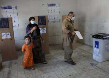 בחירות בעיראק, היום. צילום: AFP בעיראק בוחרים מי יהיה כפוף לאיראנים