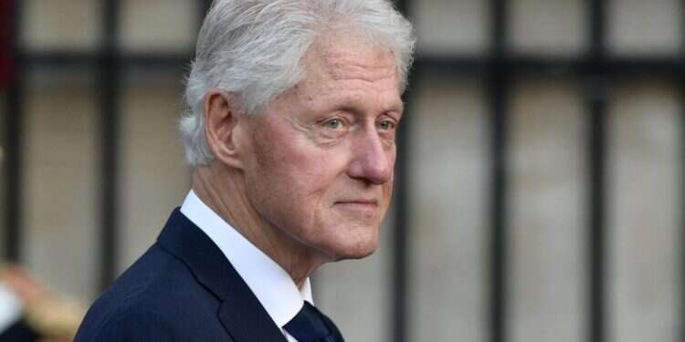 נשיא ארה נשיא ארה"ב לשעבר ביל קלינטון שוחרר מבית החולים