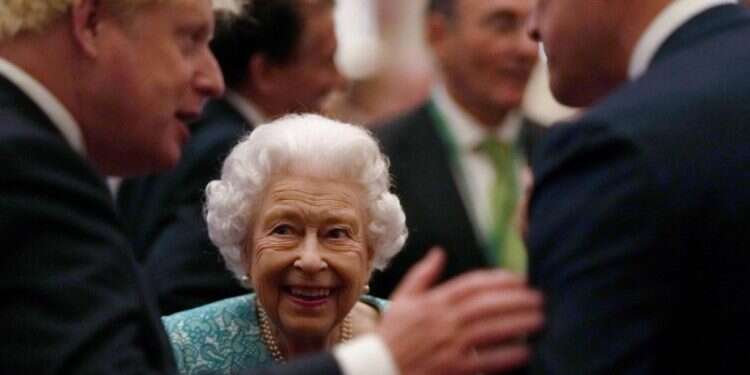 המלכה אליזבת השנייה, השבוע. צילום: AFP המלכה אליזבת הודיעה בהפתעה שתצא להפסקת מנוחה