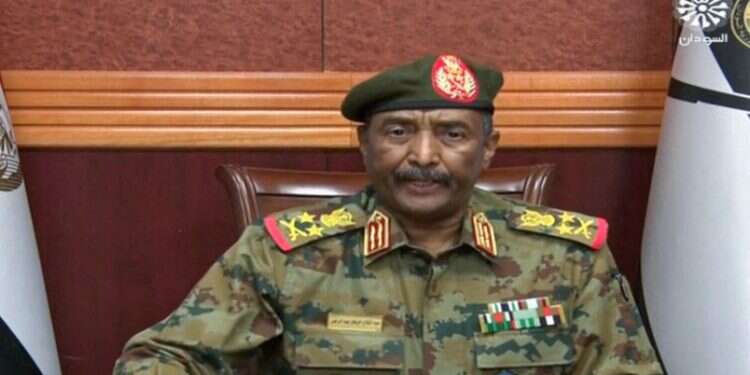 הגנרל הסודני אל-בורהאן. צילום: AFP חמאס וחיזבאללה מחככים ידיים בהנאה נוכח המשבר בסודן