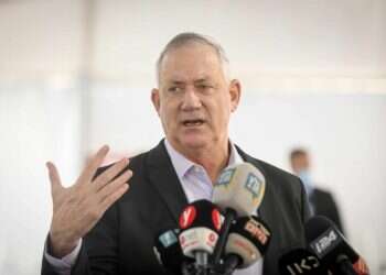 גנץ כבש את גל"צ, והיועמ"ש שותק