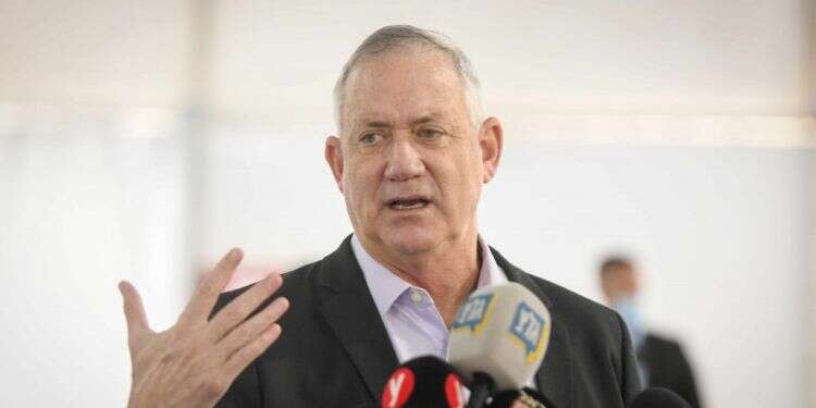 גנץ כבש את גל"צ, והיועמ"ש שותק