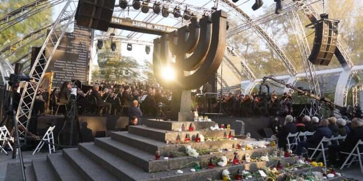 צפו: טקס זיכרון בבאבי־יאר בהשתתפות נשיא המדינה יצחק הרצוג