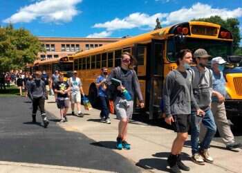 הילד שנשאר מאחור: אותו הרומן, אריזה מחודשת