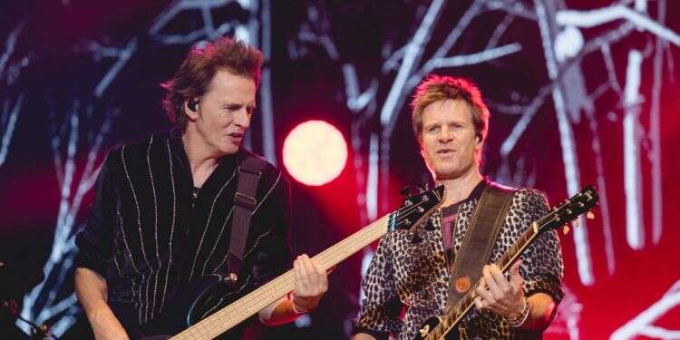 צילום: גטי אימג'ס בשירת הוד מלכותה: השירים האייקונים מאחורי סוכן 007