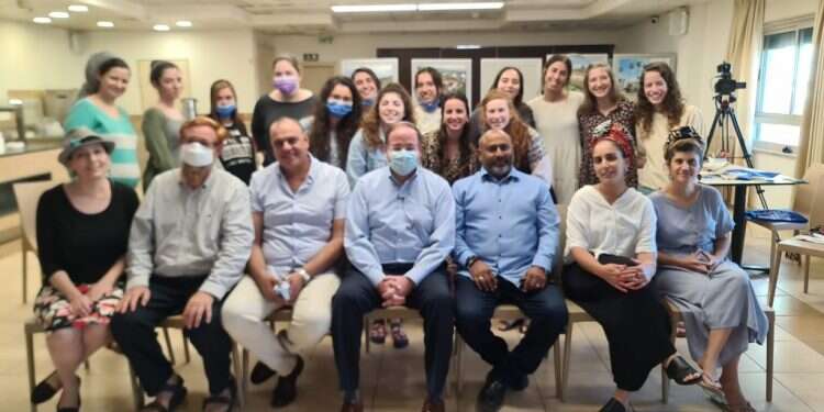 מיזם חדש: בנות שירות ילוו רשמית אלמנות ויתומים