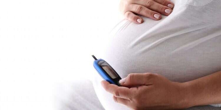 בדיקה לגילוי סוכרת הריון. צילום: שאטרסטוק מגפה ושמה סוכרת הריונית