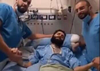 האחים בבית החולים קפלן שהצטלמו עם מחבל חמאס יישארו בתפקידם