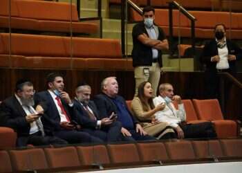 נתניהו: "כשבנט יושב על כיסא רה"מ זה פתטי ואפילו מסוכן"