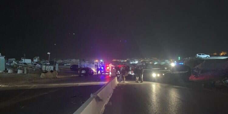 זירת פיגוע דריסה. צילום: דוברות המשטרה פיגוע דריסה: לוחם מג"ב נפצע, מצבו קשה אך יציב