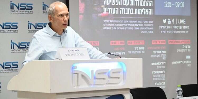 השר עמר בר לב נואם בכנס של המכן למחקרי ביטחון לאומי. ללא קרדיט השר לביטחון פנים עמר בר לב: "מדינת ישראל איבדה את ההרתעה"
