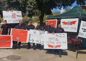 פקודת זקן: לוחמי אש יאלצו לגלח את זקנם