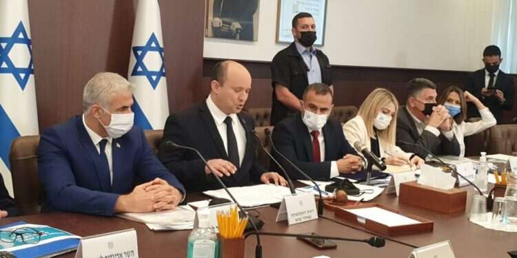 בנט: "יושקעו 10 מיליארד שקלים עבור גלי הקורונה העתידיים"