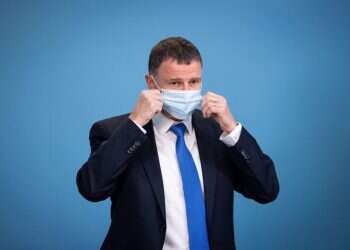 בינתיים, יולי אדלשטיין לא מתחרט