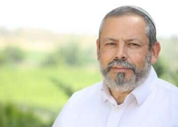 "האנרכיסטים מתדלקים, הפלסטינים פוגעים ובסוף האשם הוא קצין מוערך"