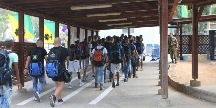 8200 מגיעה לפריפריה: מרכזי מיון יוקמו בצפון ובדרום