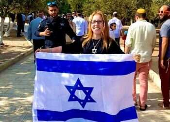 חגי תשרי בהר הבית: הקפדה על אי־הנעת שפתיים יהודיות, פחות על מוסלמים שמכניסים סכינים למתחם