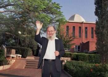 בין ספרות לתורה: הידידות המפתיעה בין הרב נריה לסופר יהודה ארז