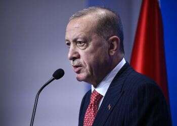 מעצר בני הזוג בטורקיה: שעת מבחן למדיניות בנט־לפיד