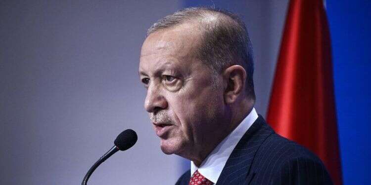 מעצר בני הזוג בטורקיה: שעת מבחן למדיניות בנט־לפיד