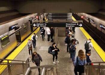 הרכבת התחתית בניו יורק. עם קצת אומץ אפשר גם אצלנו. צילום: AFP מנהיגות אמיתית תיבחן במטרו