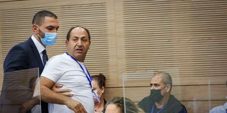 רמי לוי מורחק מדיון בוועדת הכלכלה. צילום: דוברות הכנסת, נועם מושקוביץ מהומה בוועדת הכלכלה: רמי לוי הורחק מדיון על יוקר המחייה