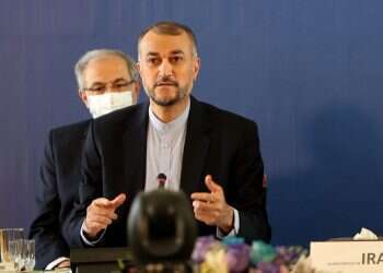 לקראת חידוש שיחות הגרעין: שר החוץ האיראני נדבק בקורונה