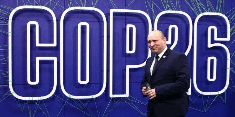 ראש הממשלה בוועידת האקלים בגלזגו. צילום: AFP בנט לראש ממשלת אוסטרליה: הכריזו על חיזבאללה כארגון טרור