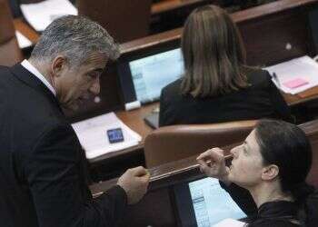 גנץ ומיכאלי ויתרו: יש עתיד תשלח את נציגת האופוזיציה לוועדה לבחירת שופטים