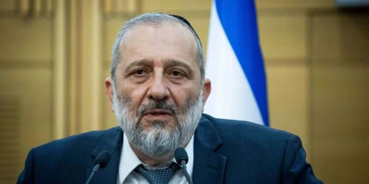 אריה דרעי. צילום: יונתן זינדל, פלאש 90 אדוני ראש העיר: "מע'אר היא השקעה משתלמת"