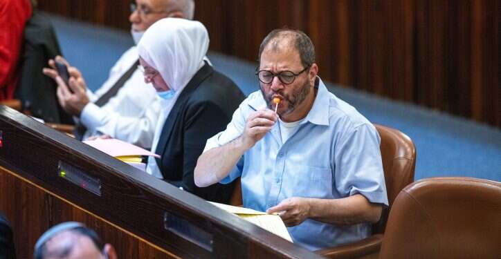 ח נגמרה החגיגה: יו"ר הכנסת אוסר על הכנסת מזון ומשקאות למליאה