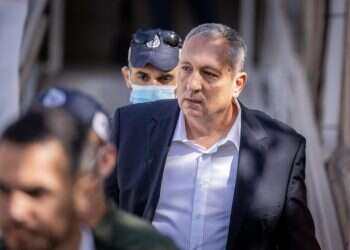 ניר חפץ: "לא ממנים עורך בלי אישור מראש הממשלה ורעייתו"