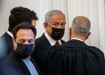 עדות ניר חפץ: אלוביץ' הציע לי 30 אלף דולר במזומן, לא לקחתי