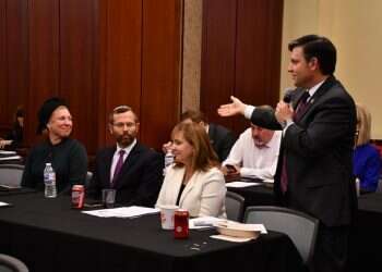 חברי קונגרס ידרשו הבהרות מהאיחוד האירופי על מעורבותו בהשתלטות הערבית על יו"ש