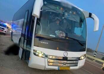 73 שוהים בלתי חוקיים נעצרו באוטובוס במעבר מיתר