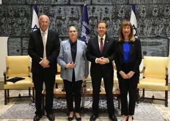 הנשיא הרצוג: "חובה לקרוא תיגר על מכחישי הקורונה ומתנגדי החיסונים"