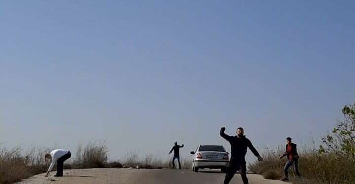 ערבים מיידים אבנים על תלמידי ישיבת חומש. צילום: ישיבת חומש ערבים תקפו את תלמידי ישיבת חומש באבנים