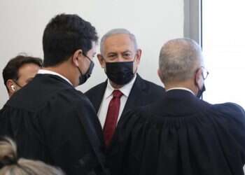 משפט נתניהו: השופטים נעתרו לבקשה, עדותו של ניר חפץ תידחה