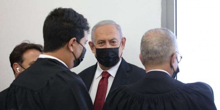 משפט נתניהו: השופטים נעתרו לבקשה, עדותו של ניר חפץ תידחה