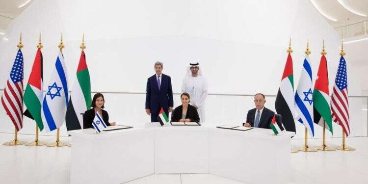 עוד צעד לשלום: ישראל בדרך לשיתוף פעולה אנרגטי עם האמירויות