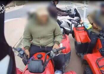 המשטרה עצרה קטין בדואי שרכב על טרקטורון ללא רישיונות